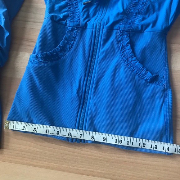 Lululemon workout hoodie size 4us - Picture 5 of 7